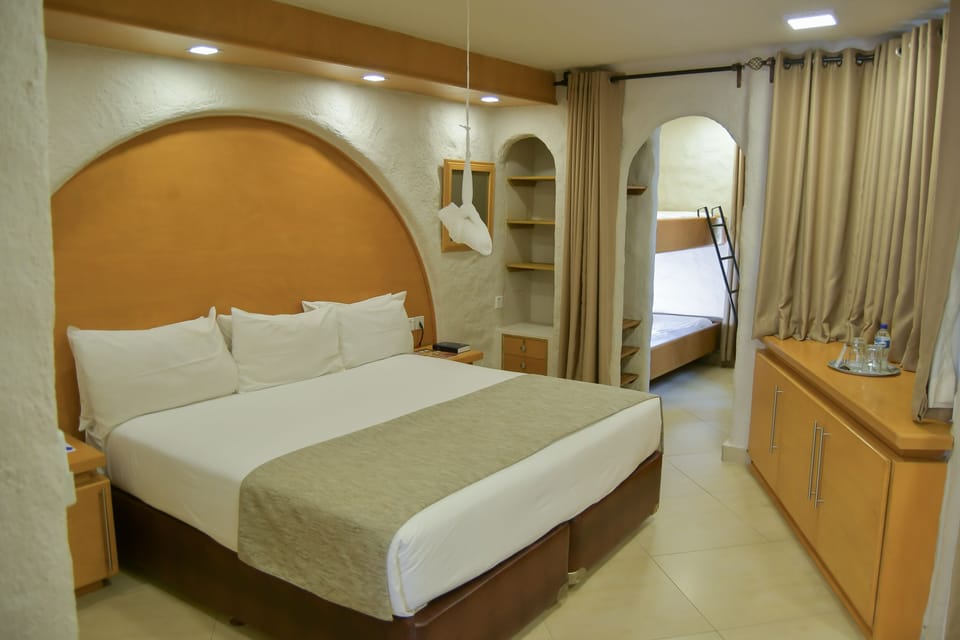 Family Room, Multiple Beds | Egyptian cotton sheets, premium bedding, down comforters
