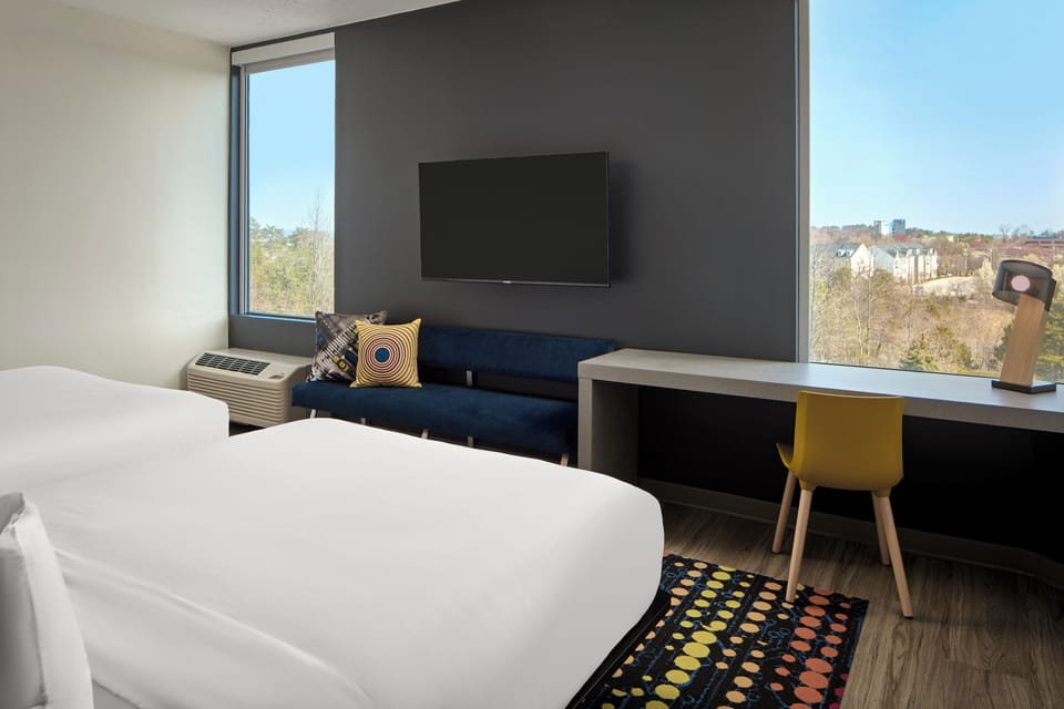 Premium bedding, in-room safe, desk, iron/ironing board