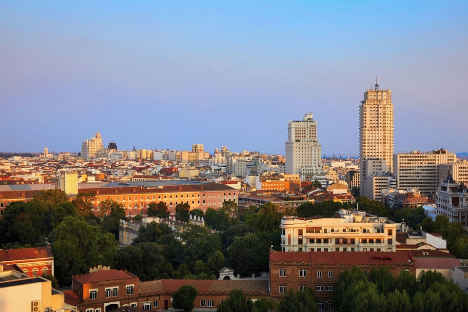 Minibar, in-room safe, desk, laptop workspace