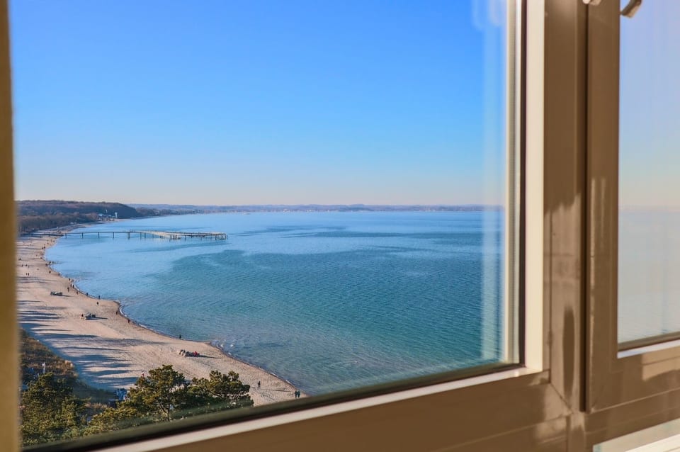 Doppelzimmer mit seitlichem Meerblick - oberste Etage | View from room