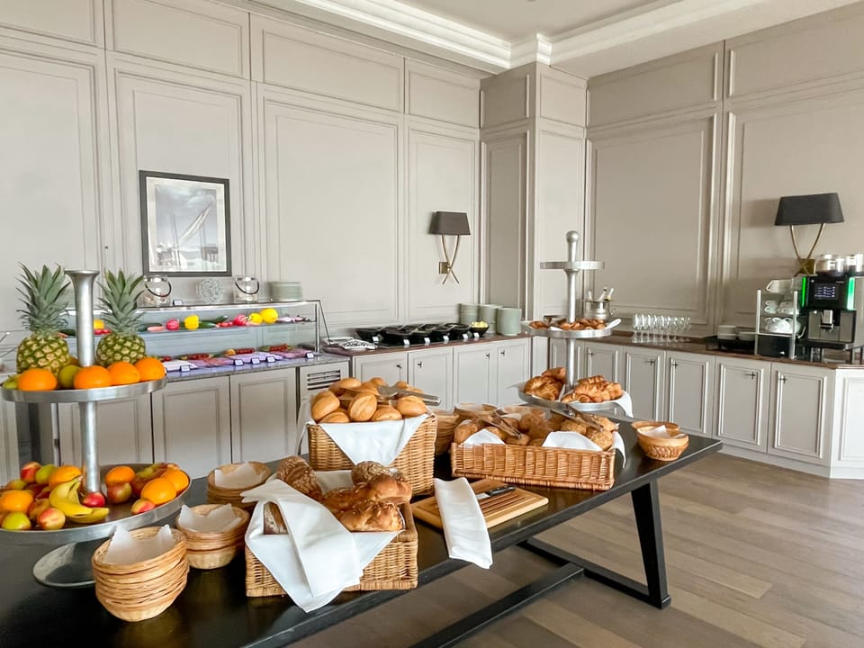 Daily buffet breakfast for a fee