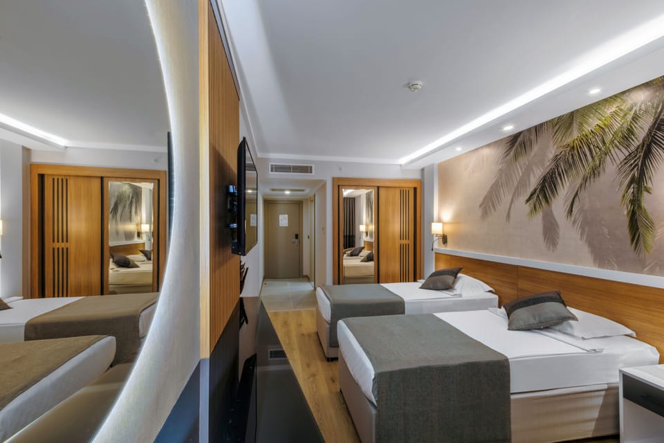 Premium bedding, minibar (free items), in-room safe, desk