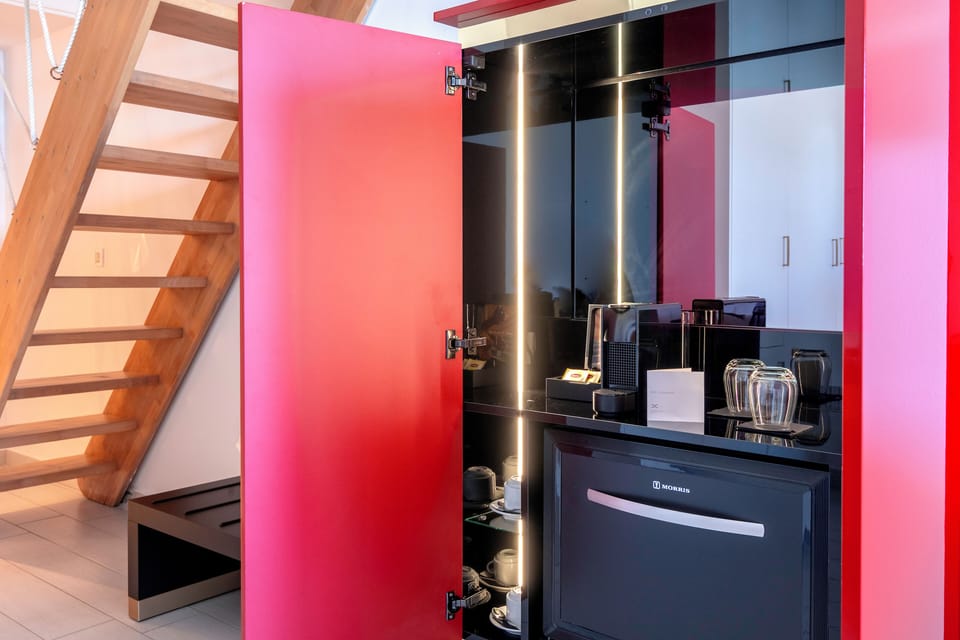 Suite (Split Level) | Premium bedding, minibar, in-room safe, desk