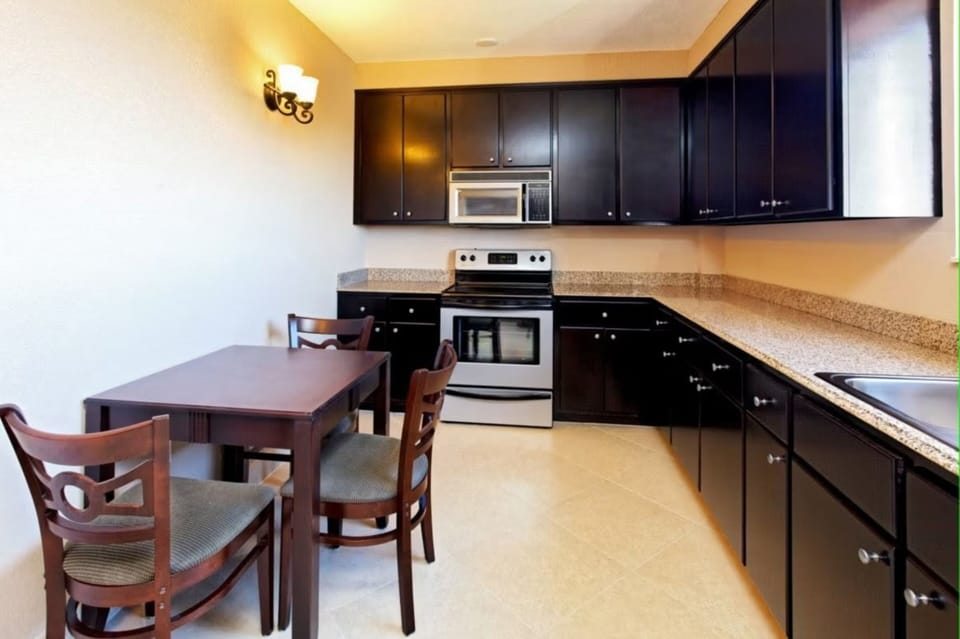 Suite, 1 Bedroom | In-room safe, desk, iron/ironing board, cribs (free)