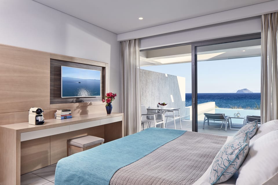 Double Room, Private Pool, Sea View | In-room safe, desk, free WiFi, bed sheets