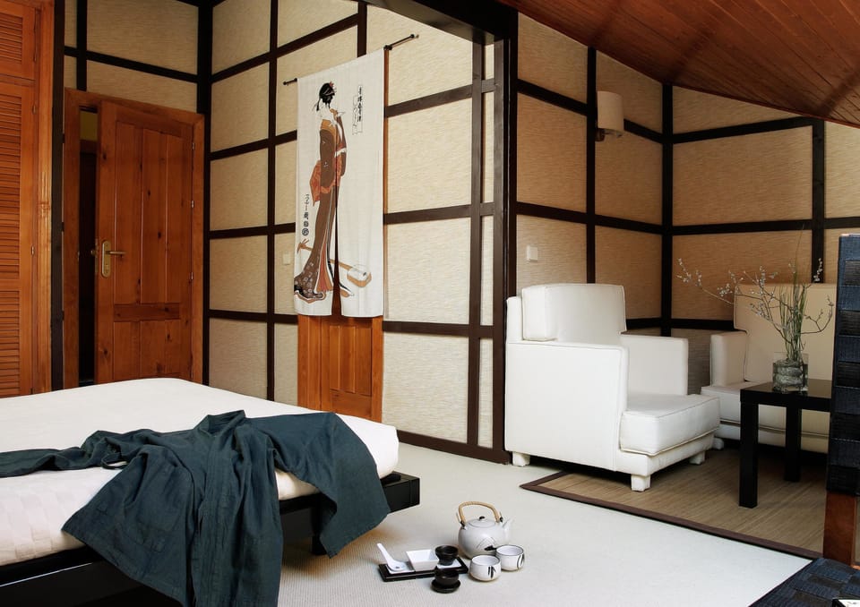 Superior Double or Twin Room | Minibar, desk, free cribs/infant beds, free WiFi