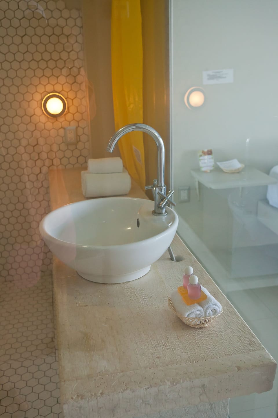 Bathroom sink