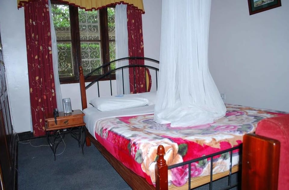 Desk, iron/ironing board, cribs/infant beds, rollaway beds
