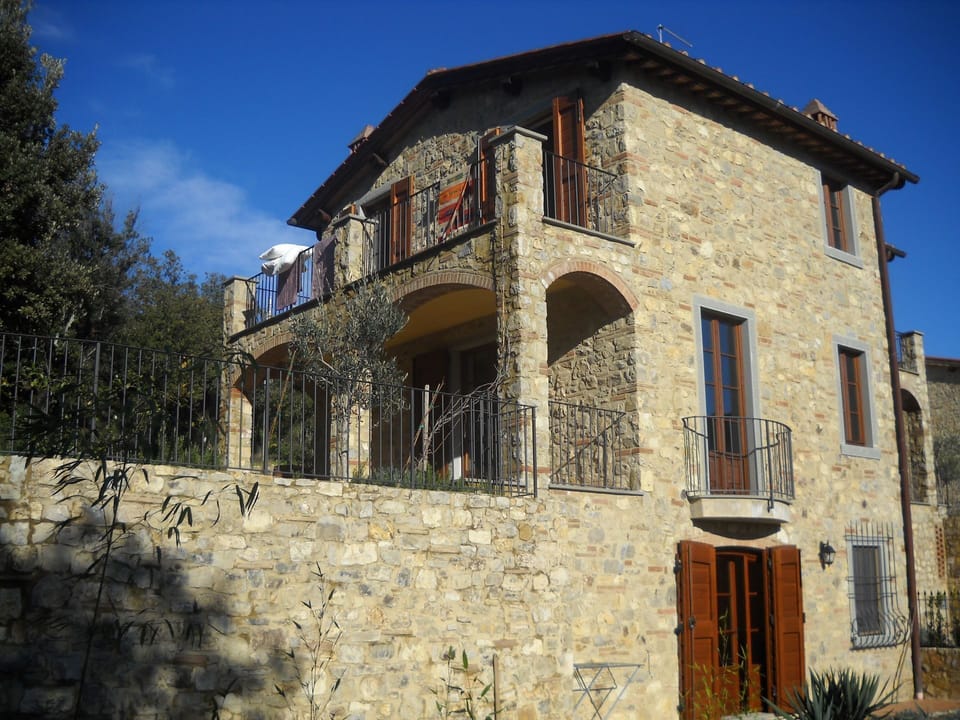 Property, House, Building, Architecture, Wall, Facade, Home, Medieval Architecture, Real Estate, Tree