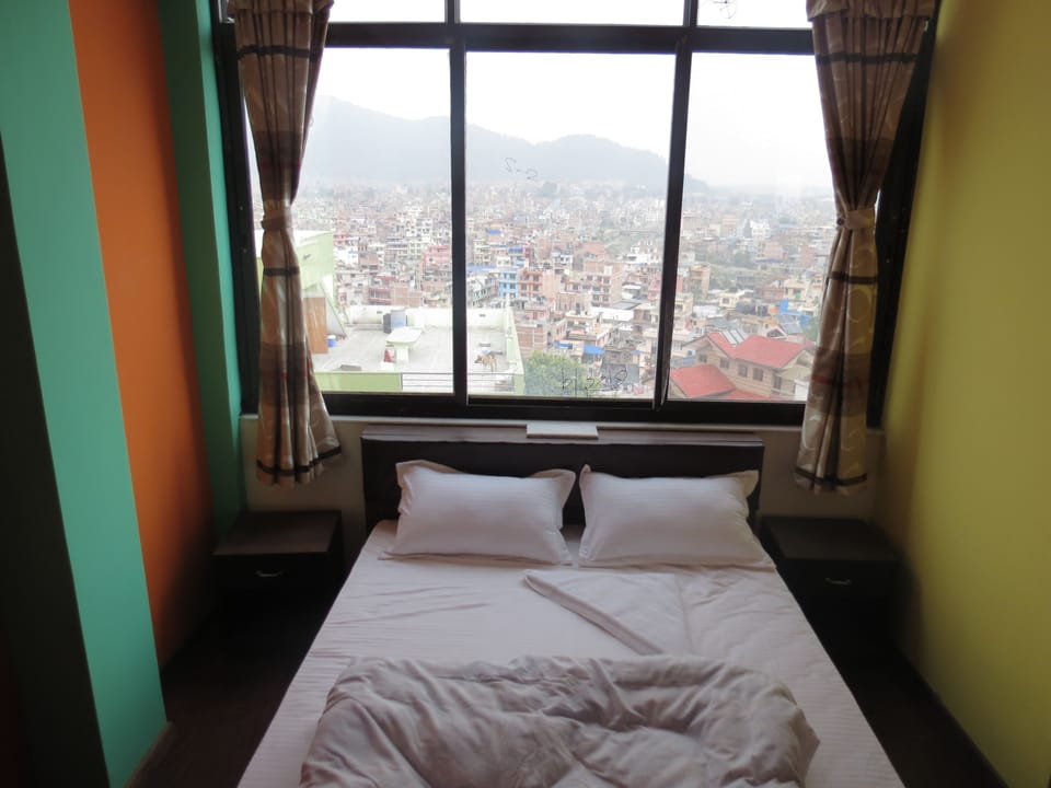 Deluxe Double Room, Smoking | 1 bedroom, premium bedding, desk, free WiFi