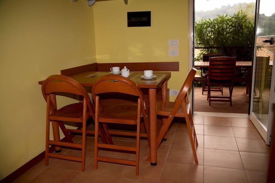 Basic Apartment, 1 Bedroom, Accessible, Ground Floor | In-room dining