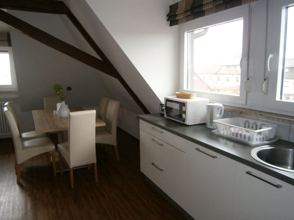 Loft, Non Smoking, Refrigerator & Microwave | In-room dining