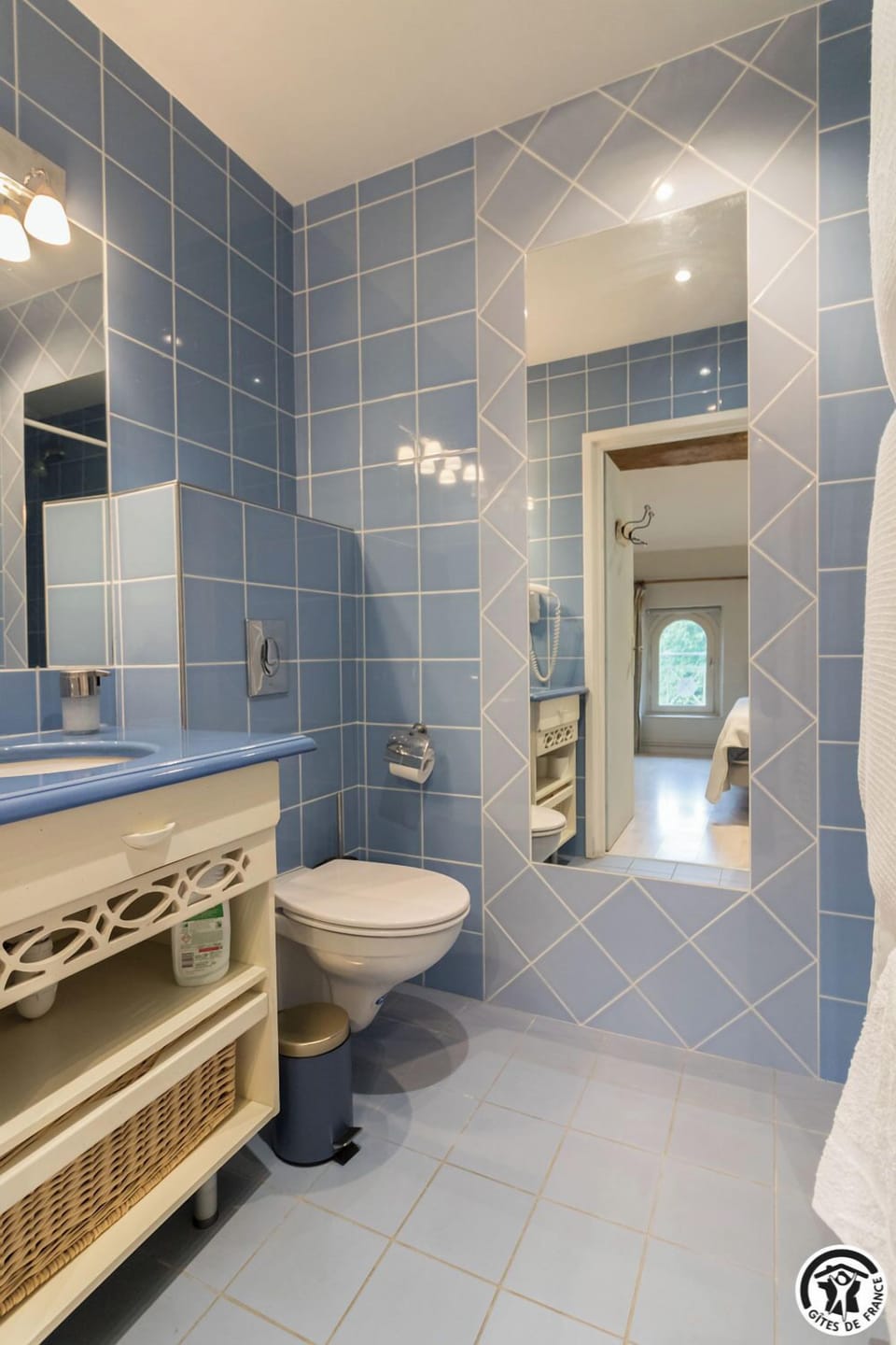 Standard Double Room Single Use | Bathroom | Hair dryer, towels
