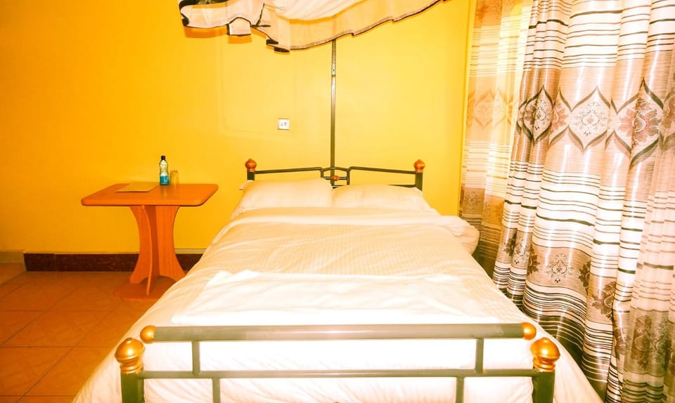 Single Room | Desk, free WiFi, bed sheets