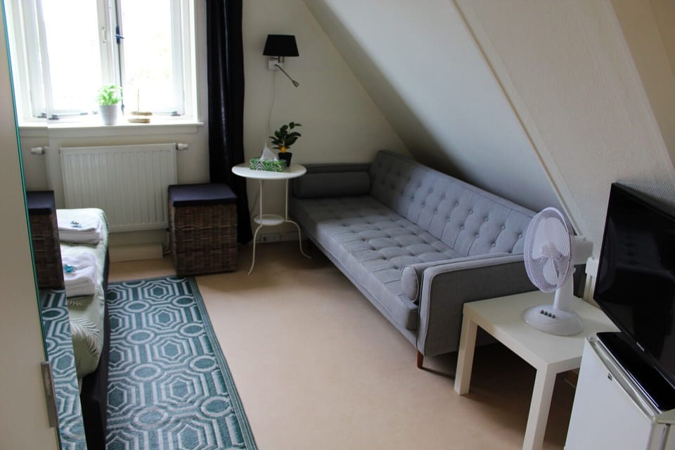 Double Room, Private Bathroom | Iron/ironing board, free WiFi, bed sheets