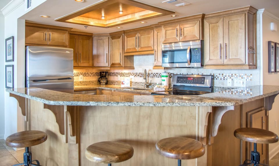 Kitchen/4 Bar Stools for Eating at Kitchen Counter