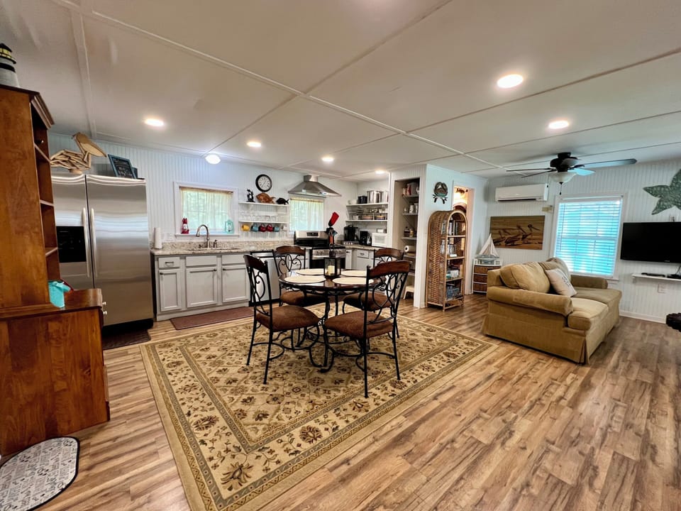 This quiet location and open floor plan makes for an ideal getaway!