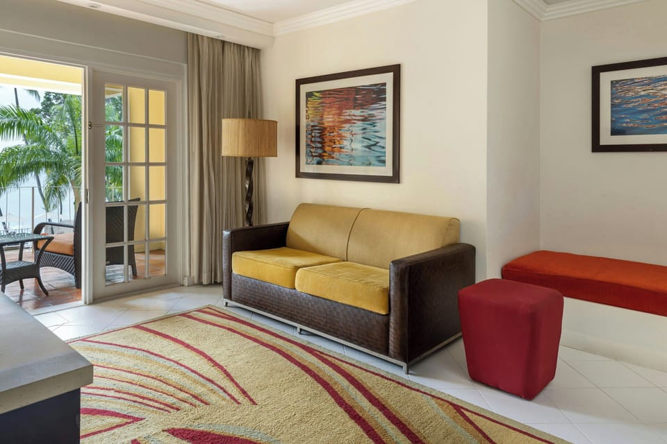 1 Bedroom Ste Pool, Suite | Minibar, in-room safe, blackout drapes, iron/ironing board