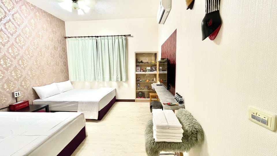 Quadruple Room | Individually decorated, individually furnished, soundproofing, free WiFi