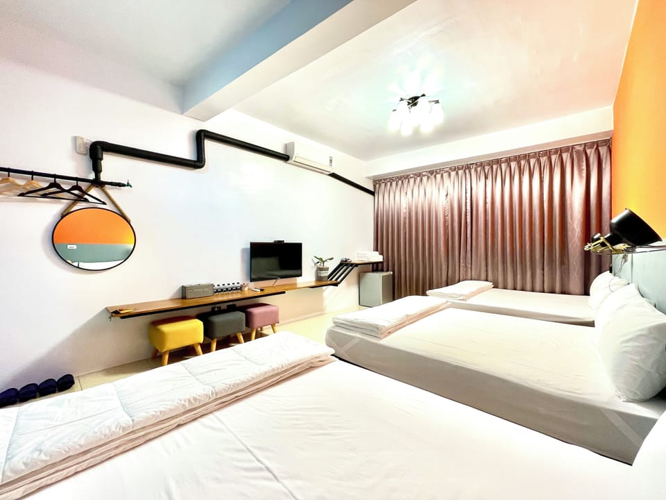 Family Room | Individually decorated, individually furnished, soundproofing, free WiFi