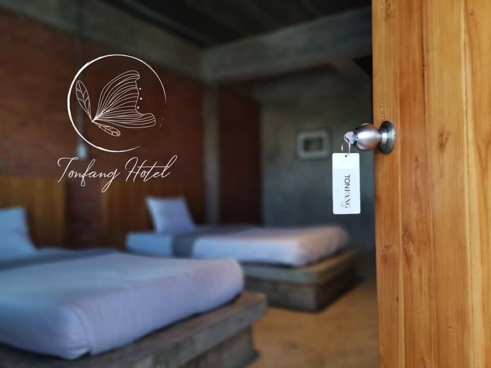 Standard Twin Room | Desk, free WiFi