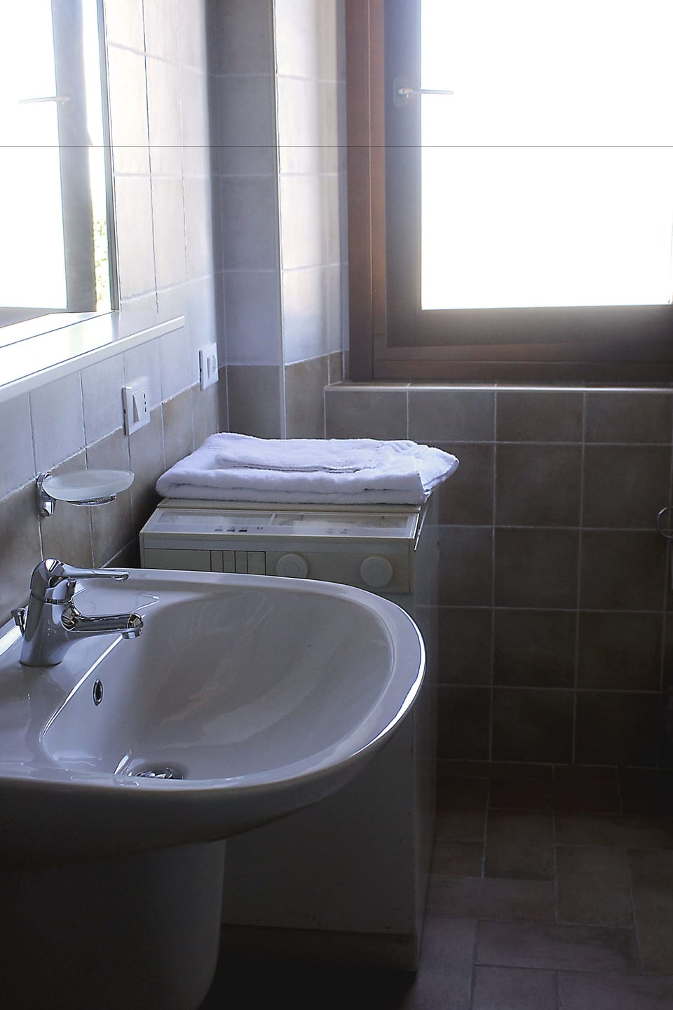 Apartment, 1 Bedroom, Ground Floor (Apt 8) | Bathroom | Shower, hair dryer, bidet, towels