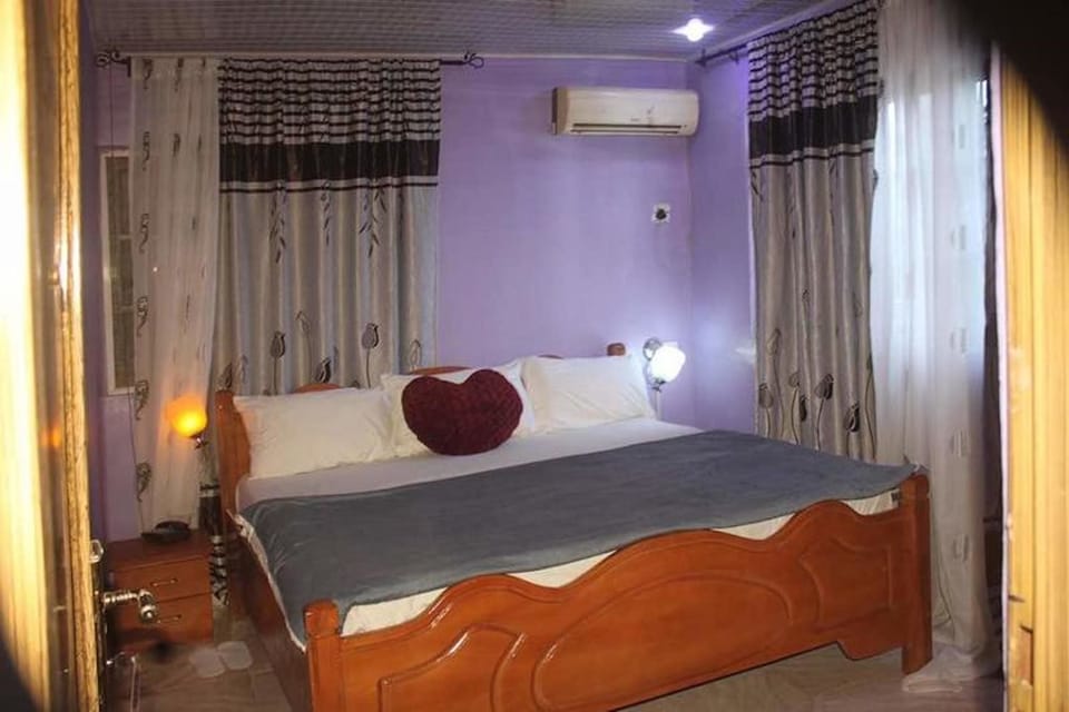 Deluxe Suite | Desk, laptop workspace, free WiFi, bed sheets
