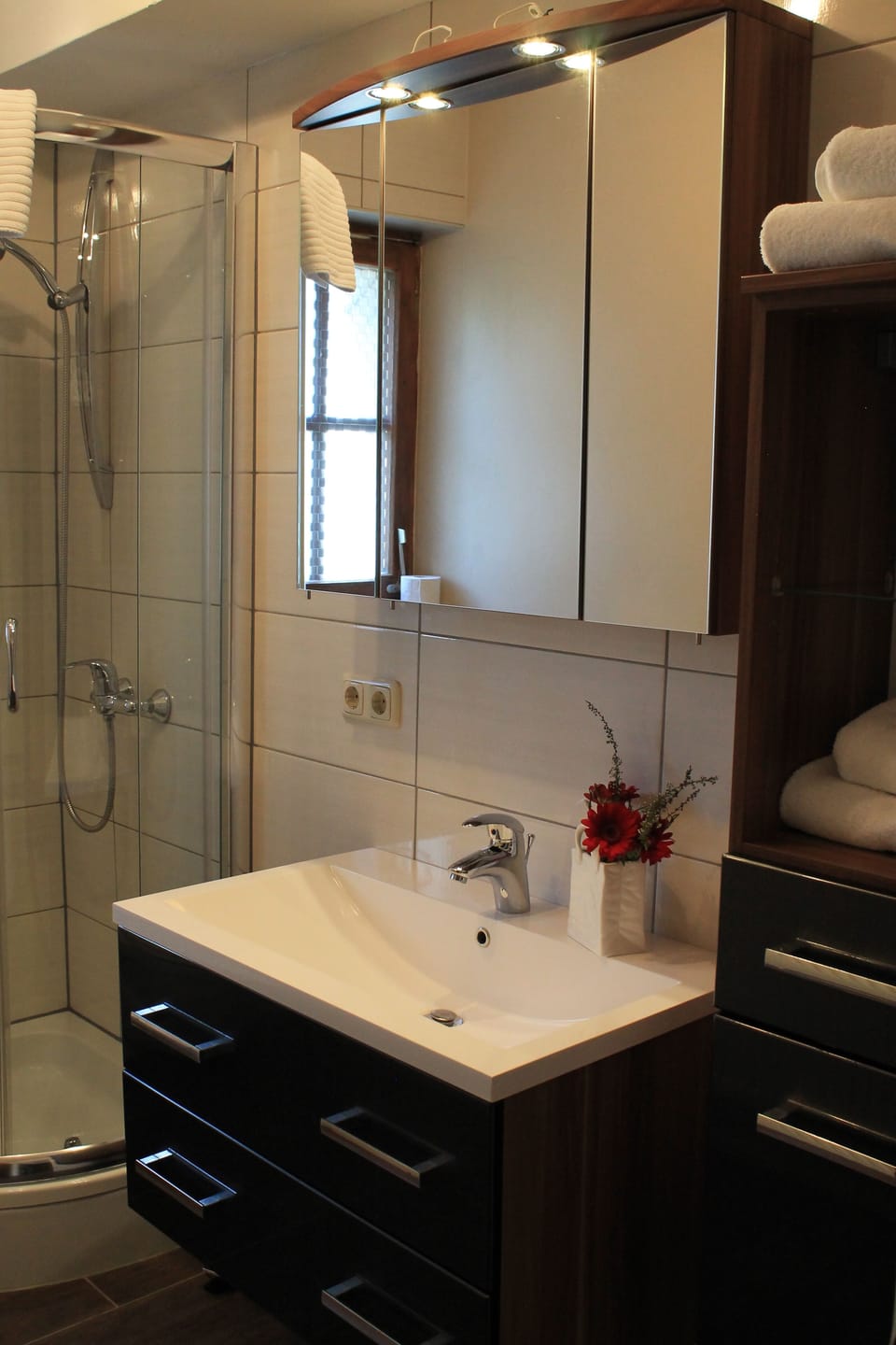 Triple Room, Private Bathroom | Bathroom | Shower, hair dryer, towels, soap