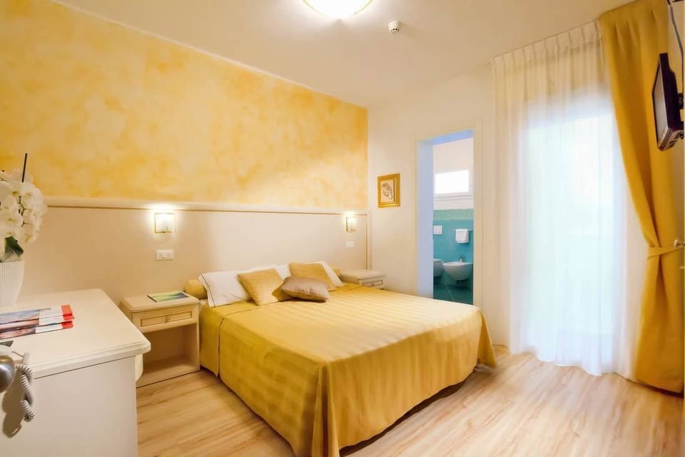 Comfort Double or Twin Room | Cribs (surcharge), WiFi (free)