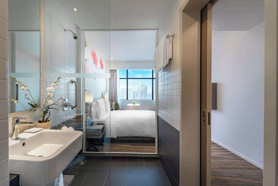 Shower, rainfall showerhead, free toiletries, hair dryer