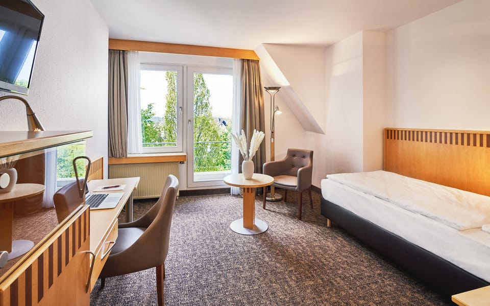 Comfort Single Room | In-room safe, desk, laptop workspace, free WiFi