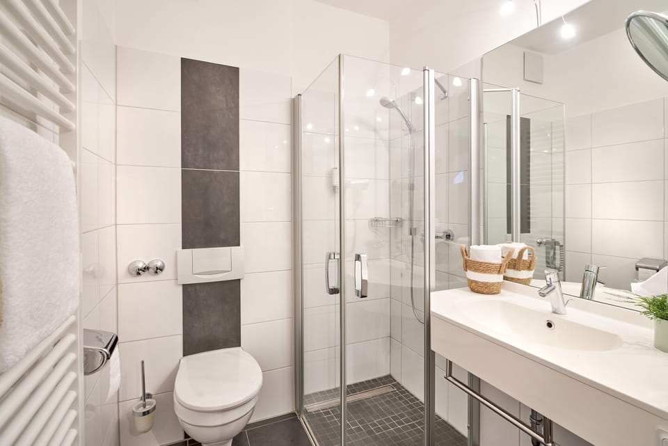 Comfort Single Room | Bathroom | Free toiletries, hair dryer, towels, soap