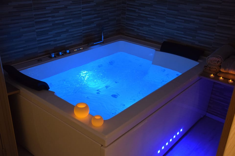 Superior Loft, 1 Queen Bed | Jetted tub