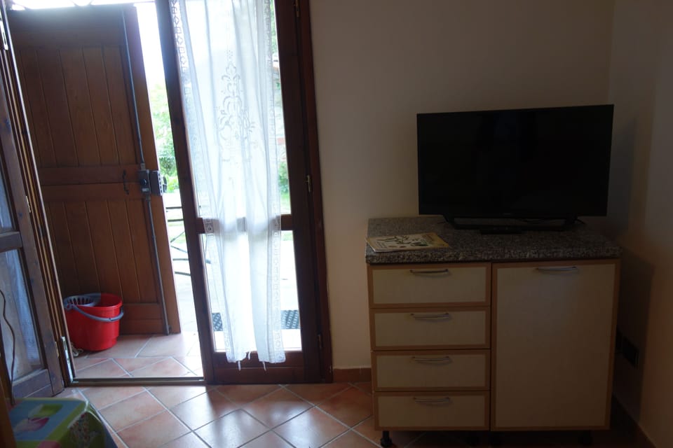 Family Apartment, 2 Bedrooms, Kitchen, Ground Floor | Room amenity