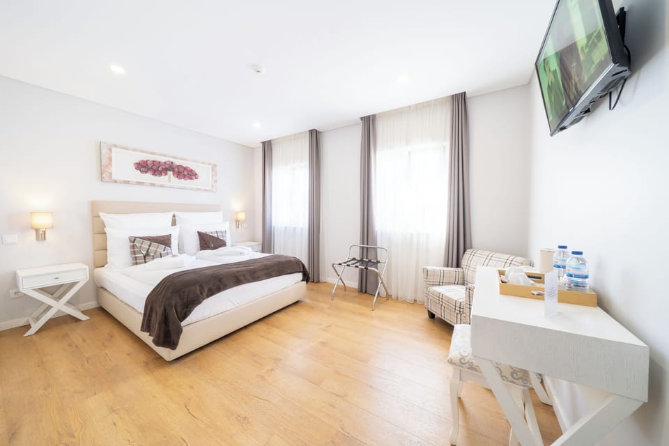 Deluxe Double Room | Blackout drapes, WiFi (free), bed sheets