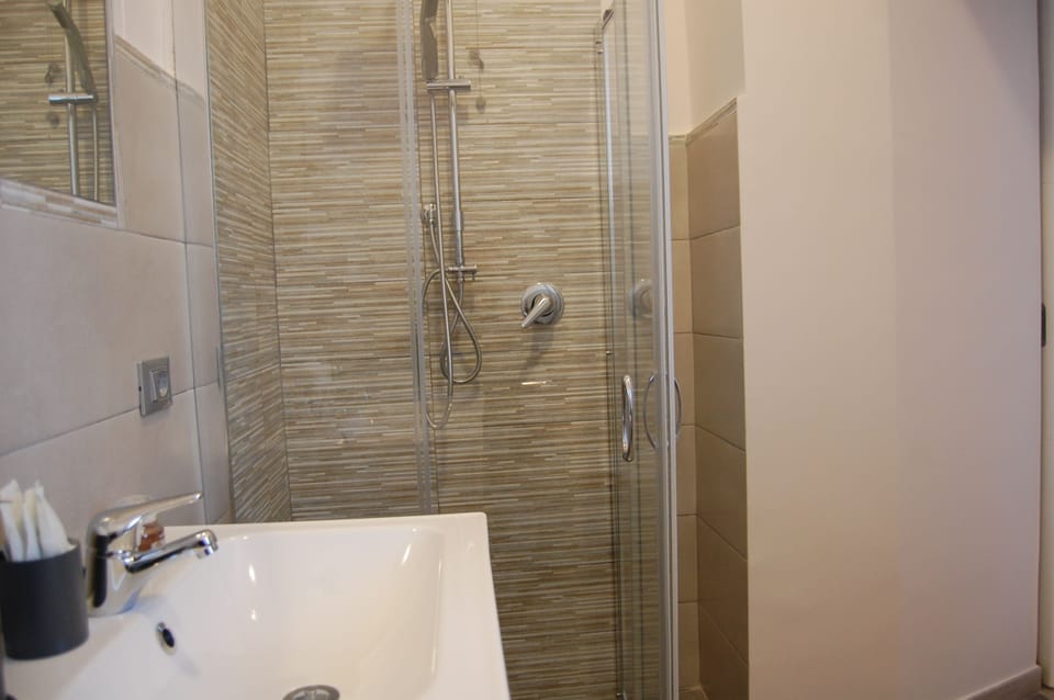 Classic Double Room | 1 bedroom, minibar, in-room safe, desk