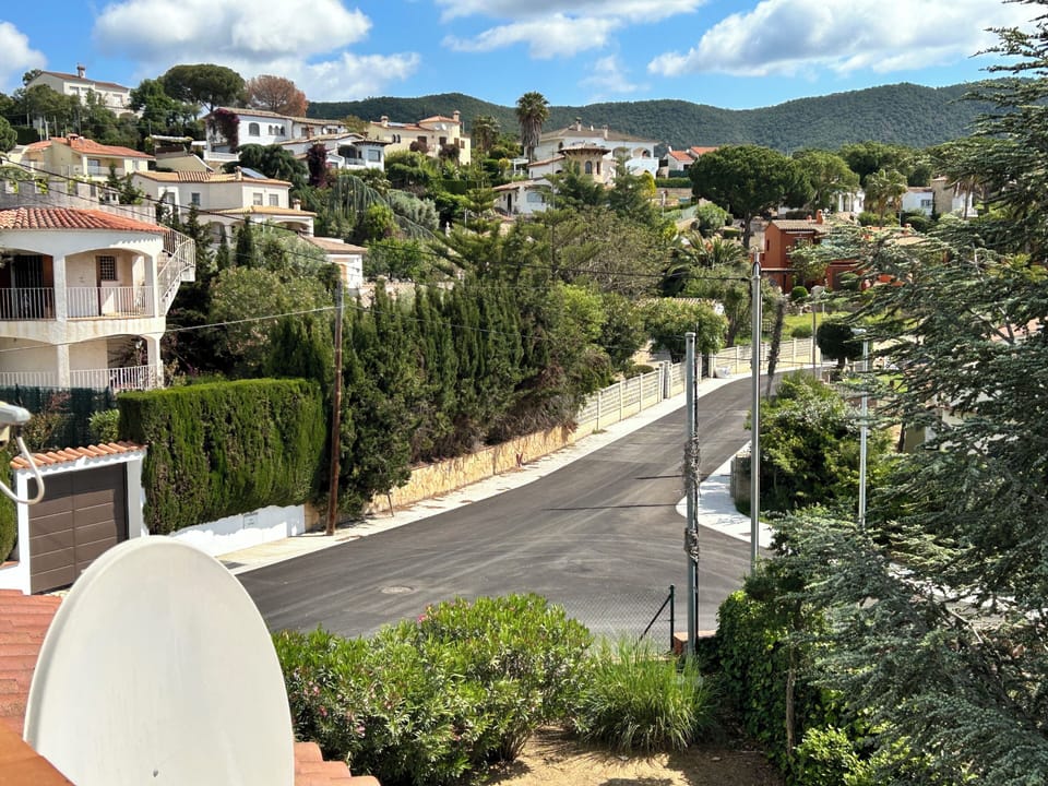 View of immediate neighbourhood from roof terrace