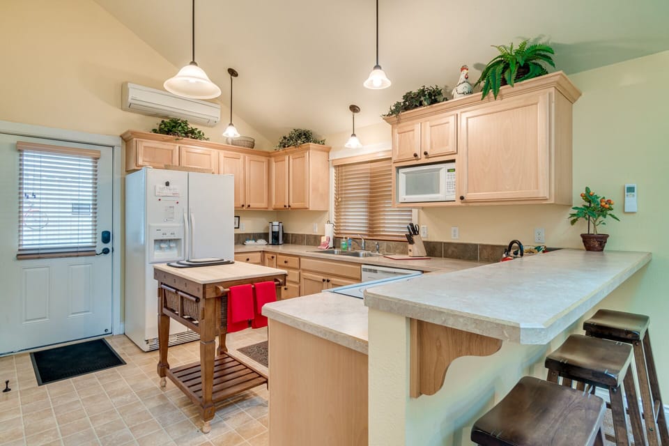 Fully Stocked Kitchen