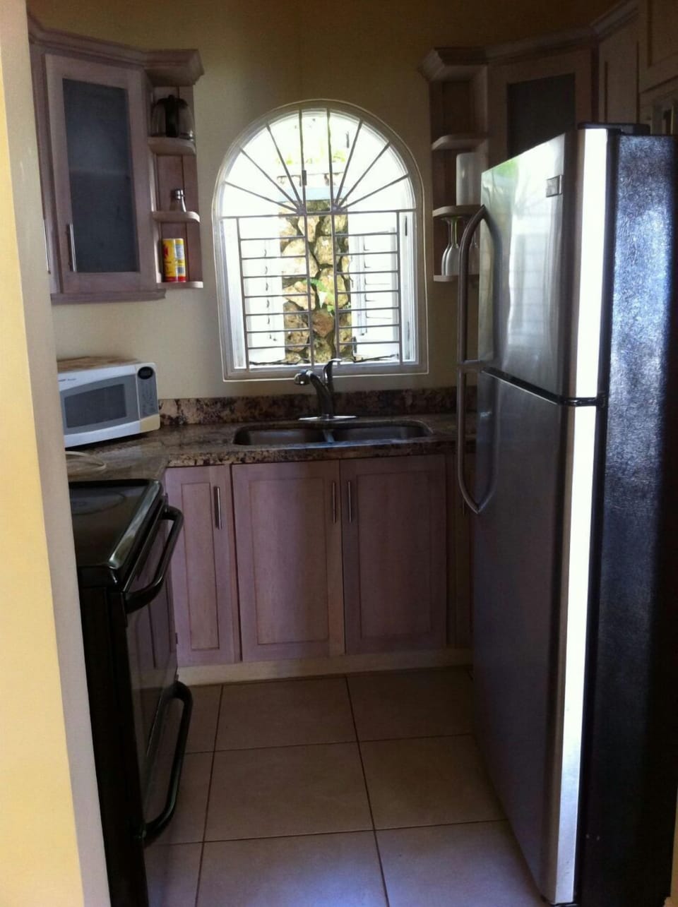 Room | Private kitchen | Coffee/tea maker, full-size fridge, microwave, oven