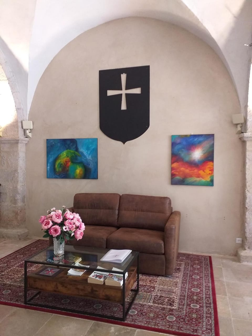 Breakfast, dinner and brunch served