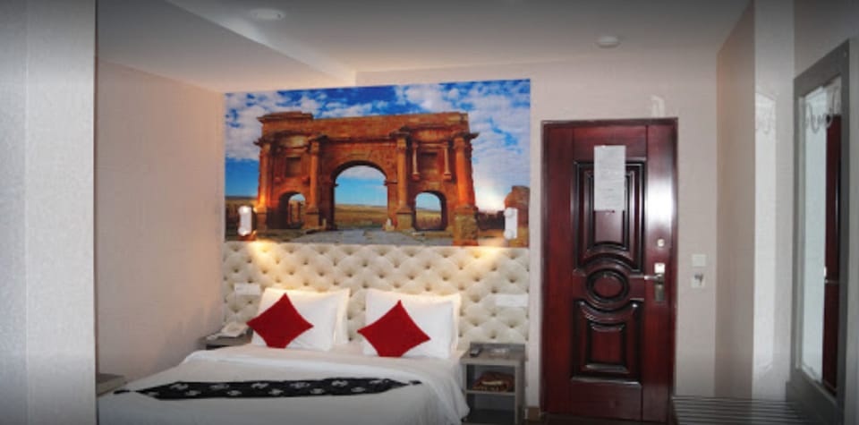 Standard Room | Desk, blackout drapes, WiFi (free), bed sheets