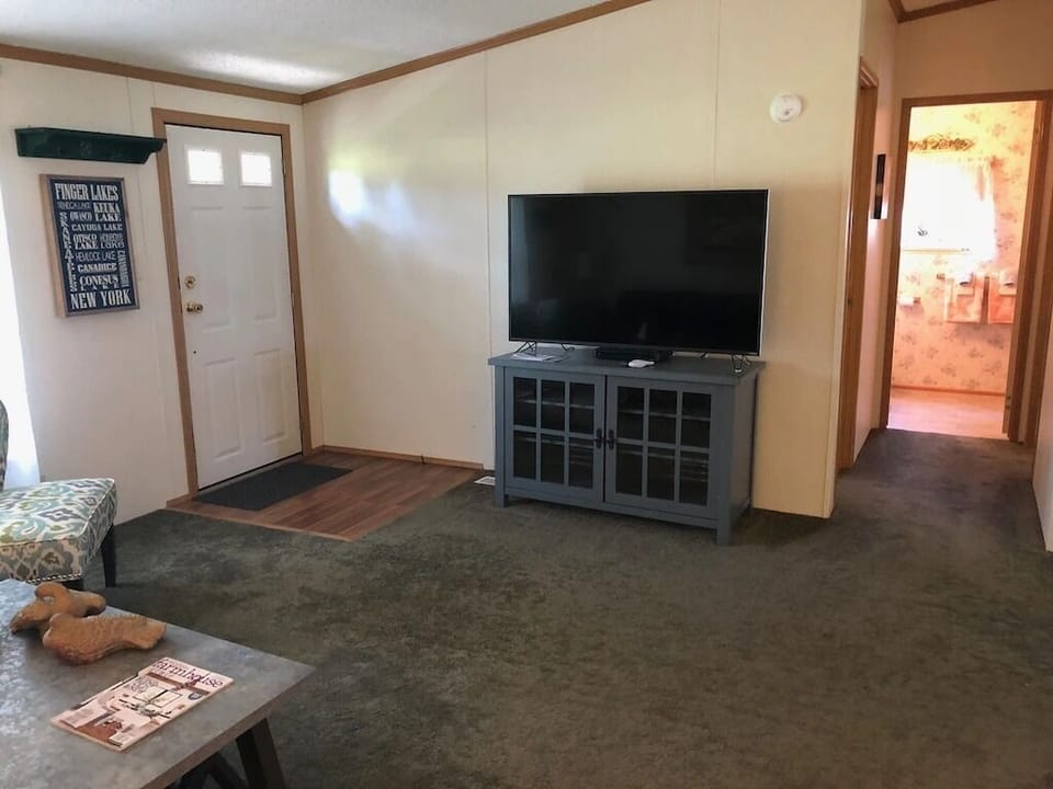 Willow - Living Room towards TV_18_11zon