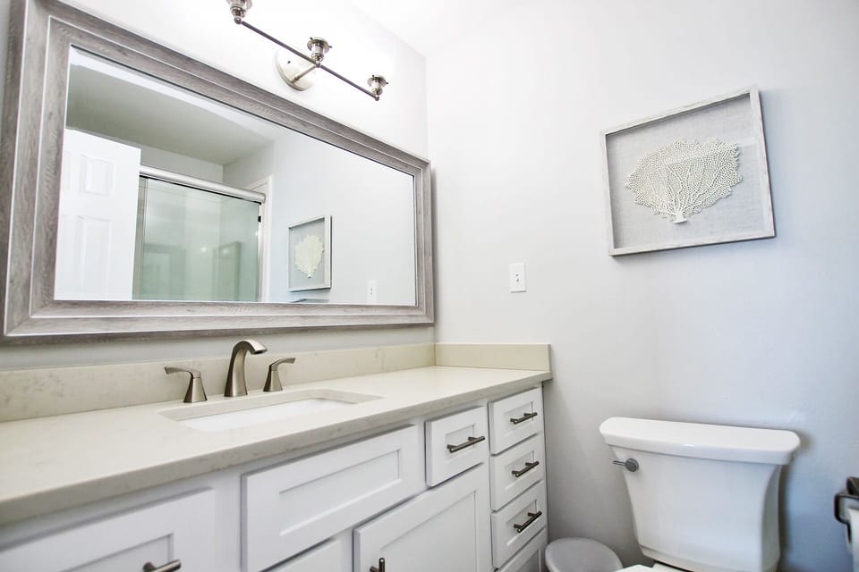 Summerhouse West 207B Primary Bathroom