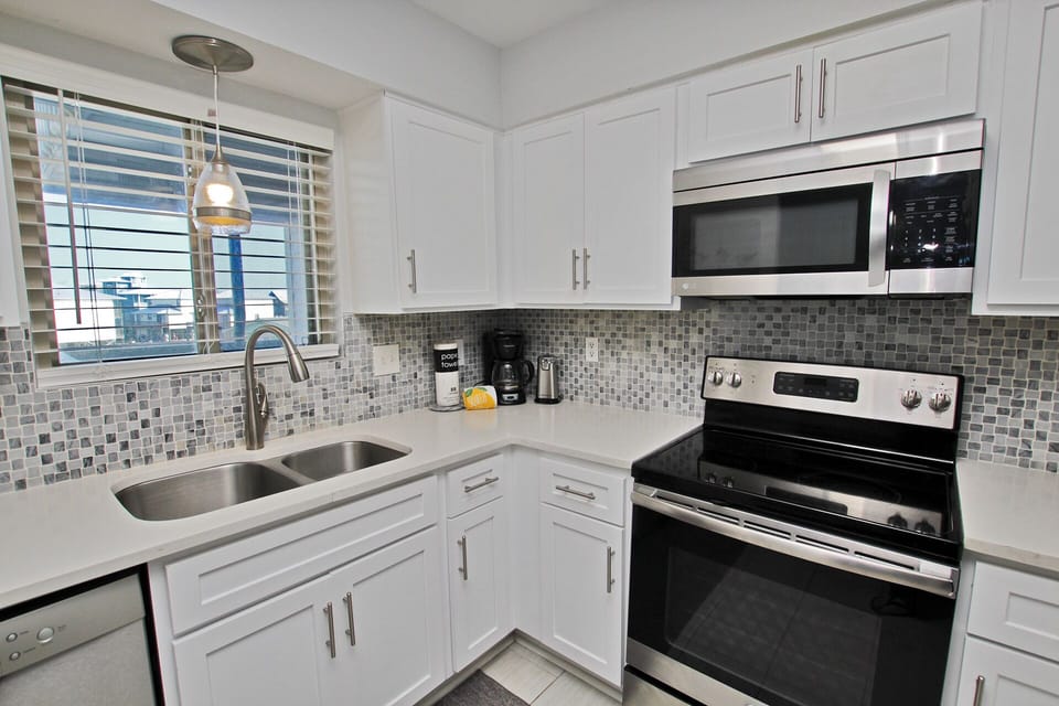 Summerhouse West 207B Fully Equipped Kitchen