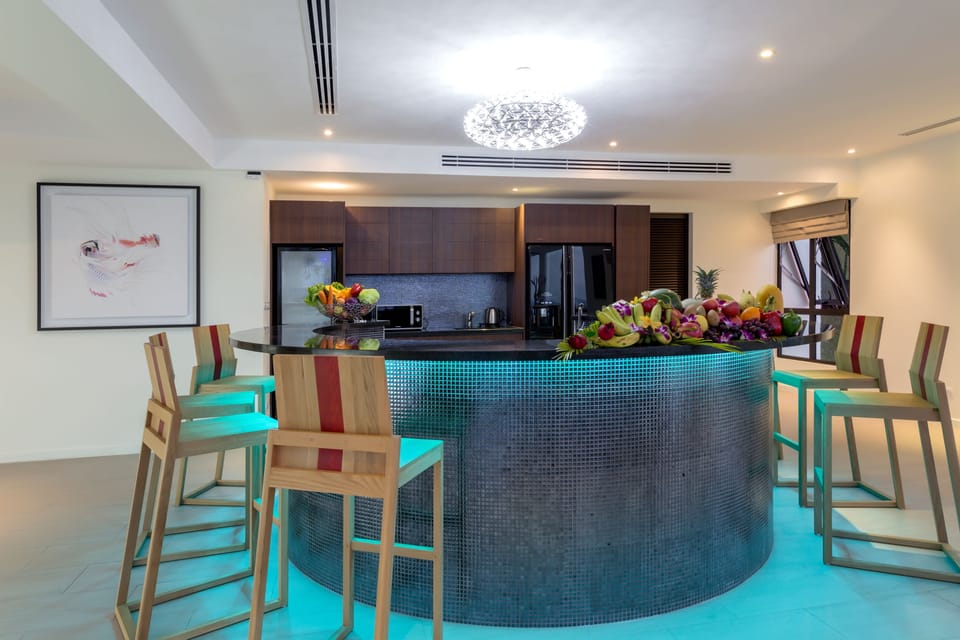 The stunning breakfast bar with variable LED under lights.