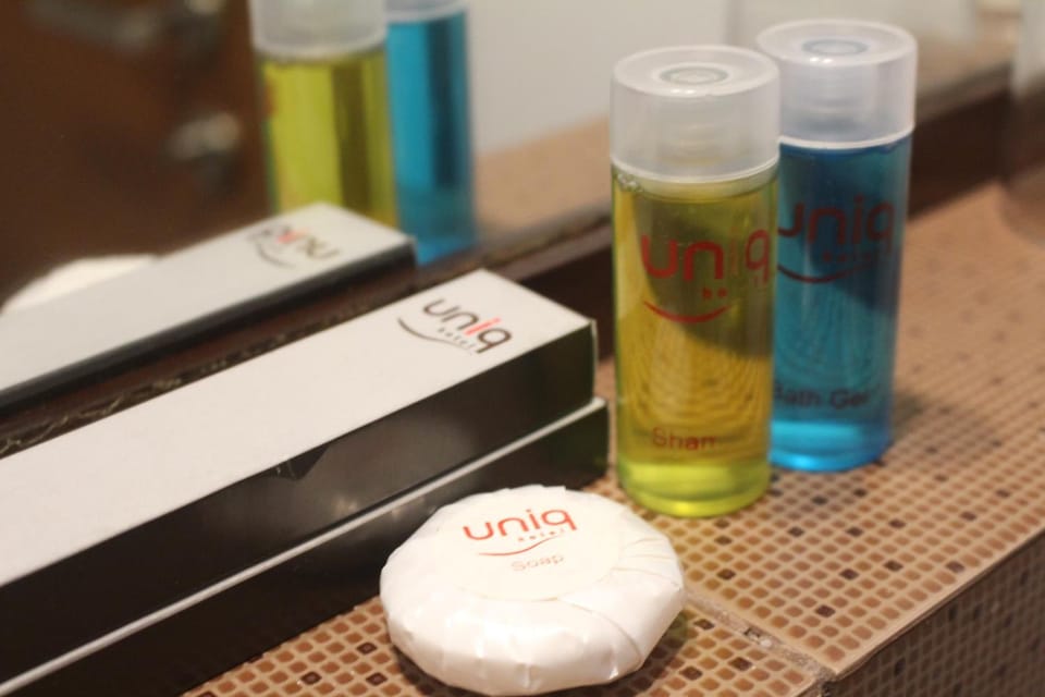 Shower, free toiletries