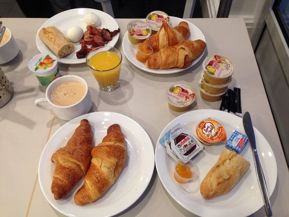 Free daily continental breakfast