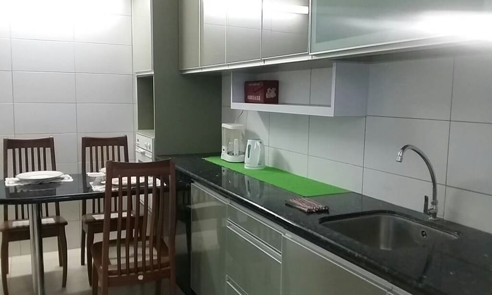 House, 4 Bedrooms | Private kitchenette | Full-size fridge, microwave, oven, stovetop