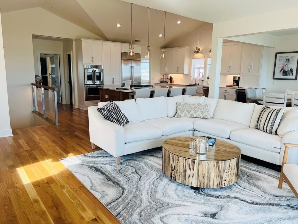 House, 4 Bedrooms | Living area | TV, DVD player