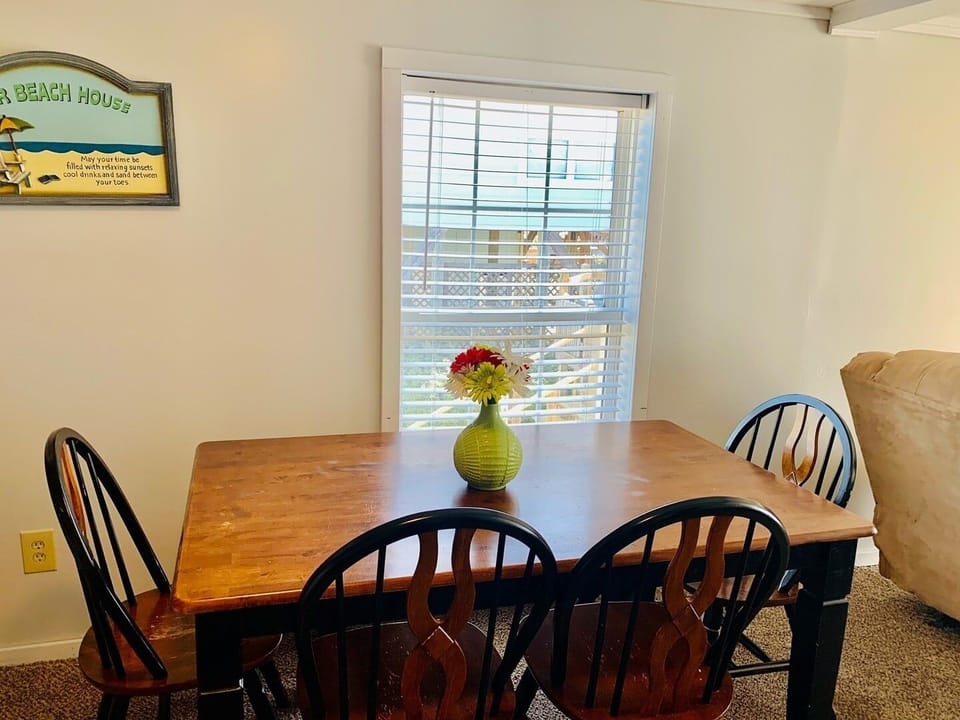 House, 2 Bedrooms | Dining